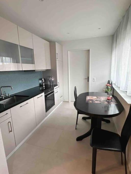 Ferienwohnung Neubau In Zuerich Oerlikon Exterior foto