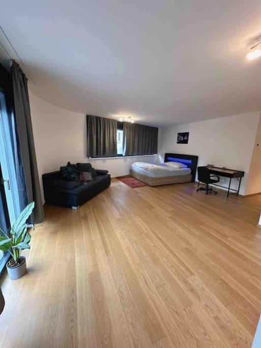 Ferienwohnung Neubau In Zuerich Oerlikon Exterior foto